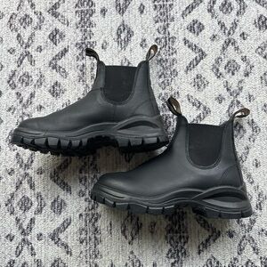 Blundstone All Terrain Leather Boots 8.5